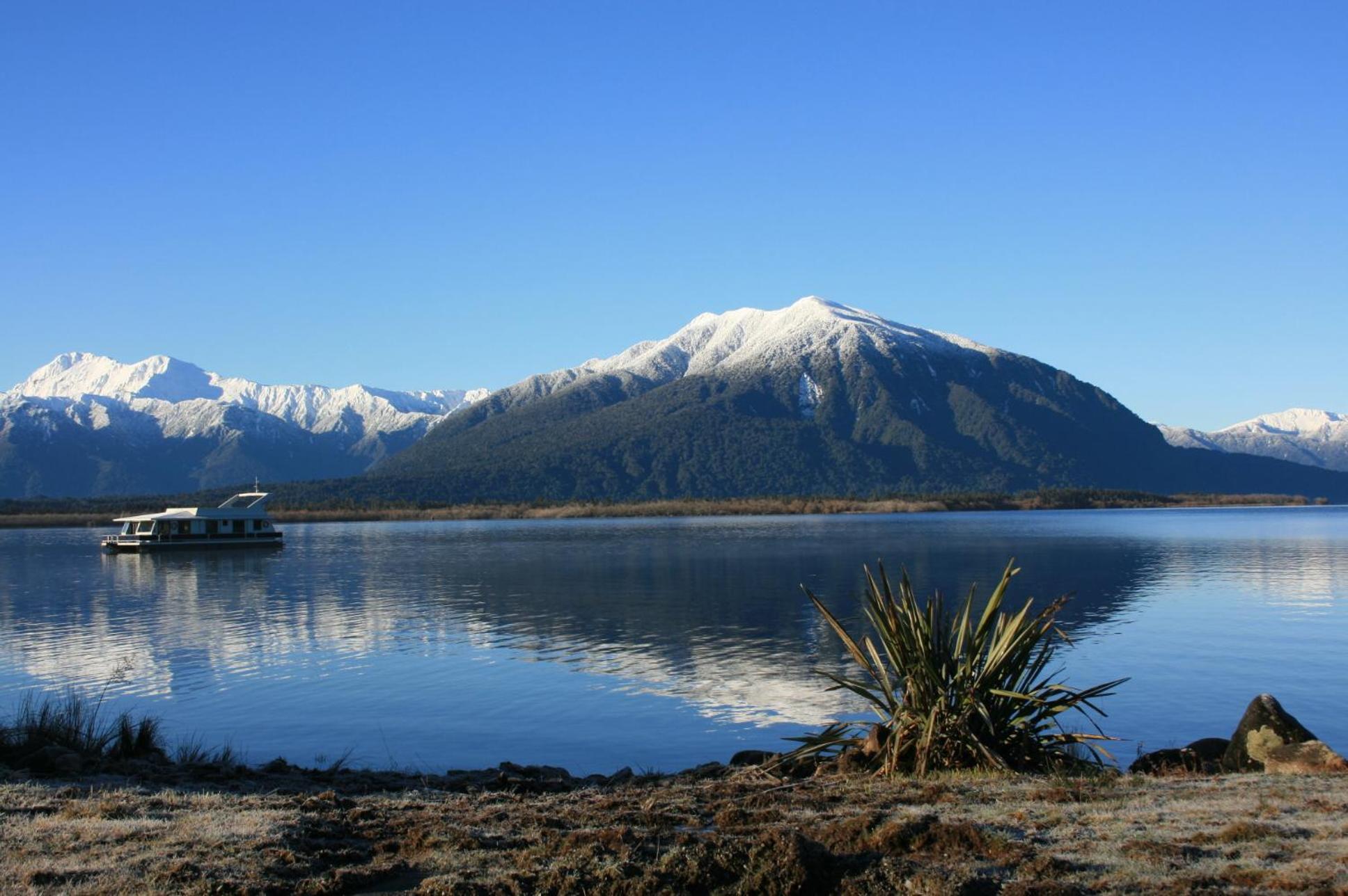 Hotel Lake Brunner Greymouth Eksteriør bilde